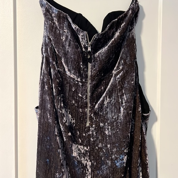 Velour dress with pockets - Picture 4 of 4